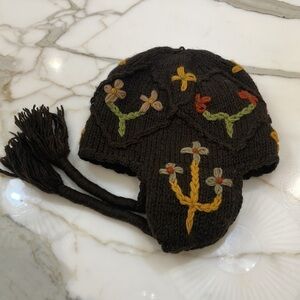 100% Wool Embroidered Hat Made in Nepal—Beautiful!!  Warm & Comfortable—EUC